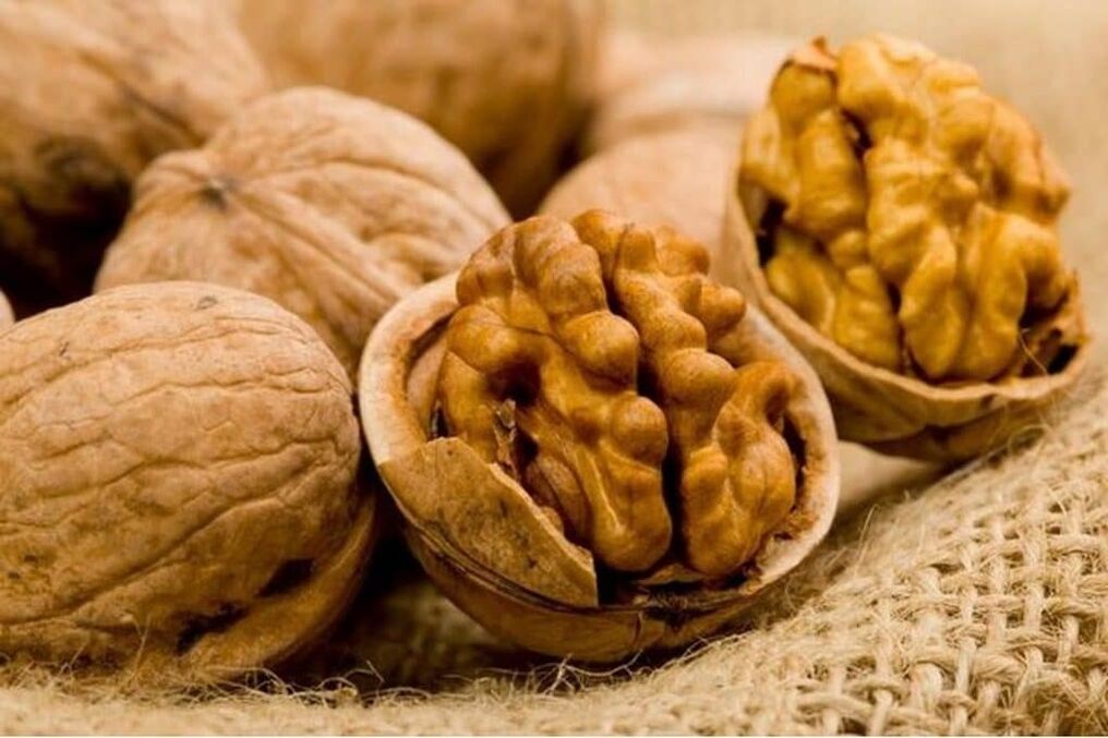 The leader among nuts in terms of benefits for men are walnuts.